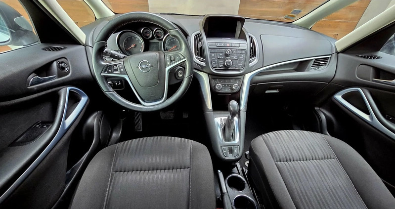 Opel Zafira cena 37999 przebieg: 108000, rok produkcji 2012 z Skalbmierz małe 137
